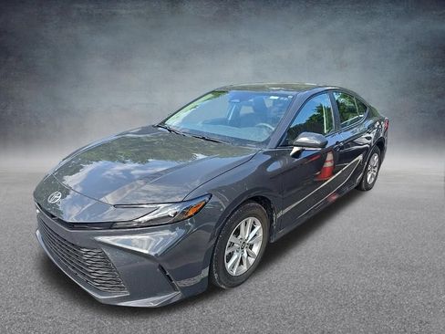 Used 2025 Toyota Camry LE FWD image 4