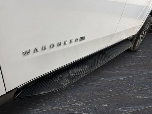 Used 2024 Jeep Wagoneer L 4WD w/ Premium Group I image 39