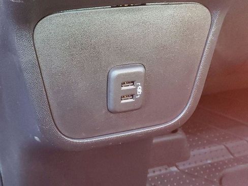 Used 2023 Chevrolet Equinox LT image 26