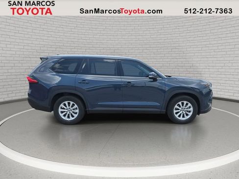Used 2024 Toyota Grand Highlander AWD image 5
