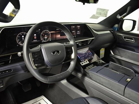 New 2026 INFINITI QX80 4WD image 18