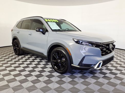 Used 2023 Honda CR-V Sport Touring image 3