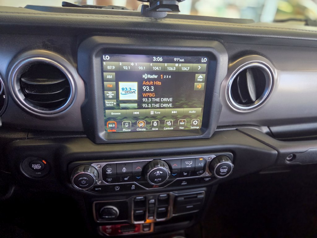 Used 2020 Jeep Gladiator Rubicon AWD/4WD image 37