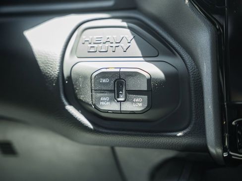 New 2026 RAM 2500 Laramie AWD/4WD image 30