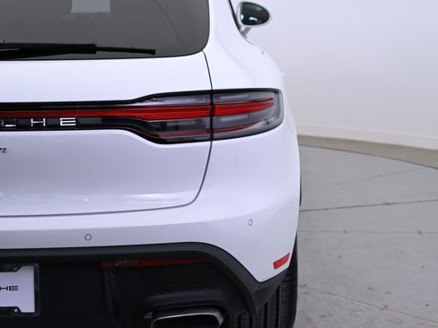 Used 2025 Porsche Macan image 14