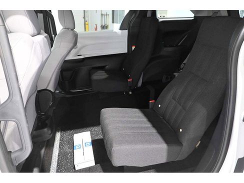 New 2025 Toyota Sienna LE image 24