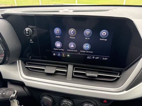 New 2026 Chevrolet Trax RS w/ Sunroof Package image 22