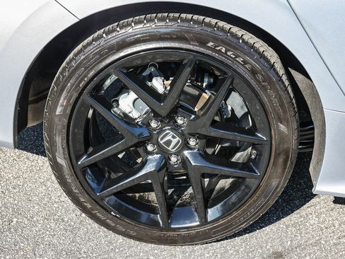 Used 2025 Honda Civic Sport image 16