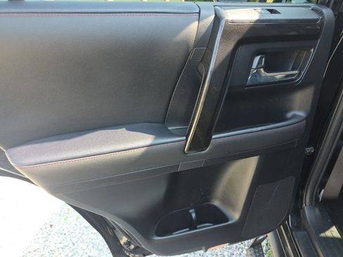 Certified 2024 Toyota 4Runner TRD Off-Road Premium w/ Moonroof Package AWD/4WD image 15