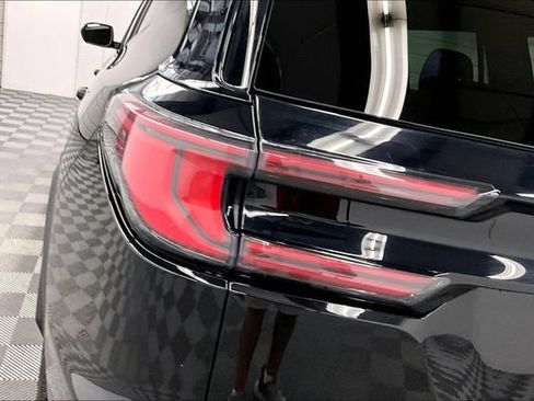 Used 2025 GMC Acadia AT4 AWD/4WD image 35