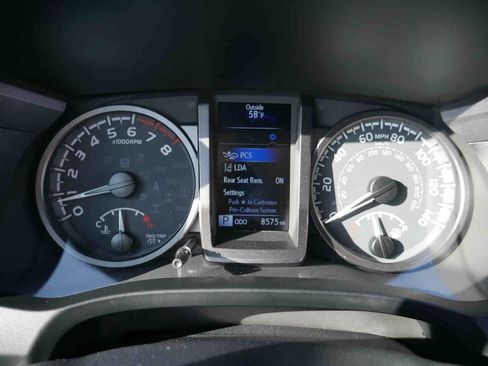 Used 2023 Toyota Tacoma TRD Off-Road image 39