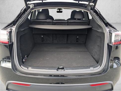 Used 2023 Tesla Model Y Long Range image 7
