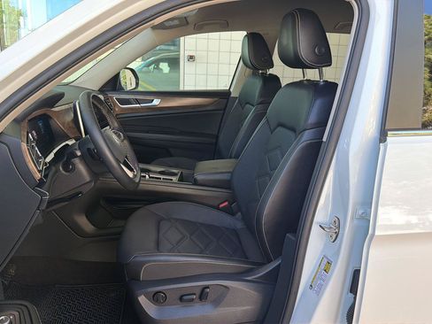 Certified 2024 Volkswagen Atlas SE FWD image 14
