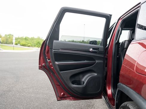 Used 2019 Jeep Grand Cherokee Trailhawk AWD/4WD image 49