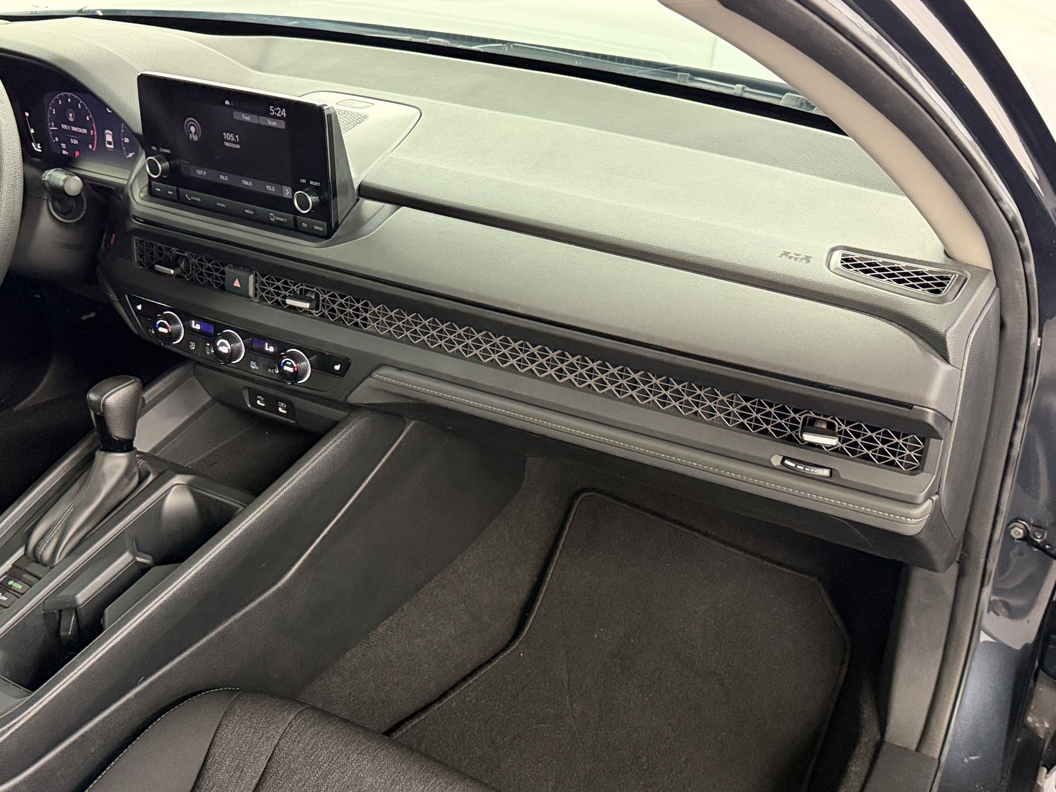 Certified 2023 Honda Accord EX image 29