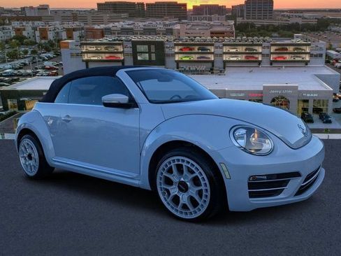 Used 2018 Volkswagen Beetle 2.0T Coast FWD image 1