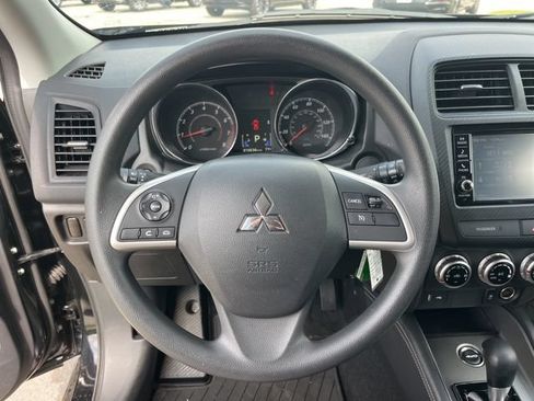 Used 2025 Mitsubishi Outlander Sport LE AWD/4WD image 17