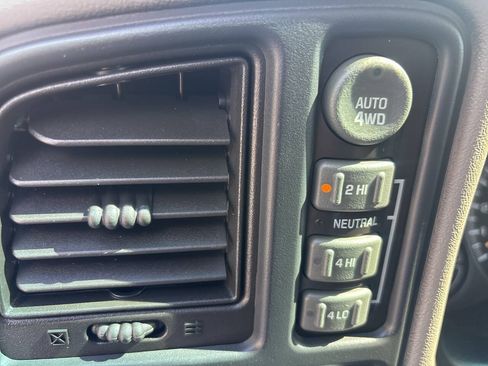 Used 2002 Chevrolet Tahoe LT AWD/4WD image 22
