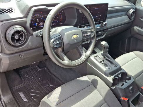 Used 2024 Chevrolet Colorado W/T RWD image 16
