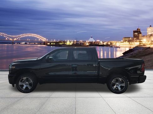 New 2026 RAM 1500 Express image 2