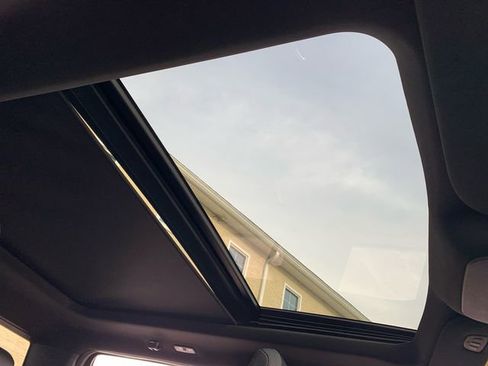 Used 2022 Ford F150 Lariat w/ Equipment Group 502A High image 17