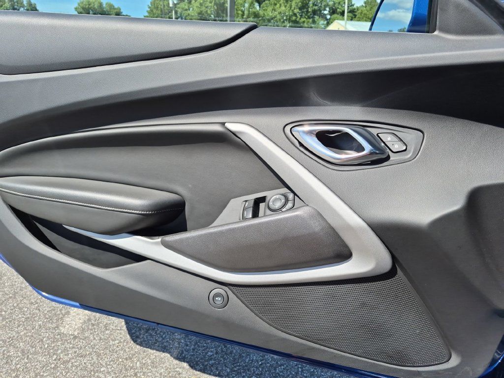 Used 2021 Chevrolet Camaro SS RWD image 10