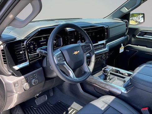 New 2026 Chevrolet Silverado 1500 LTZ w/ LTZ Premium Package AWD/4WD image 7