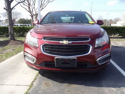 Used 2015 Chevrolet Cruze LT w/ Technology Package image 2
