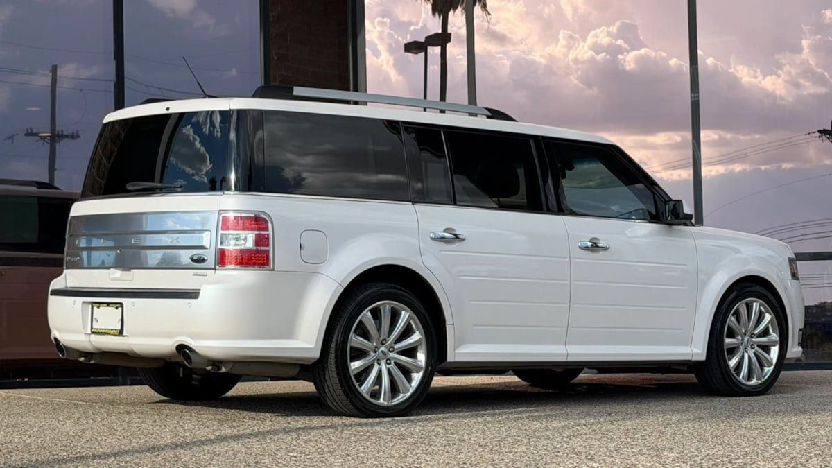 Used 2018 Ford Flex Limited w/ Equipment Group 303A AWD/4WD image 14