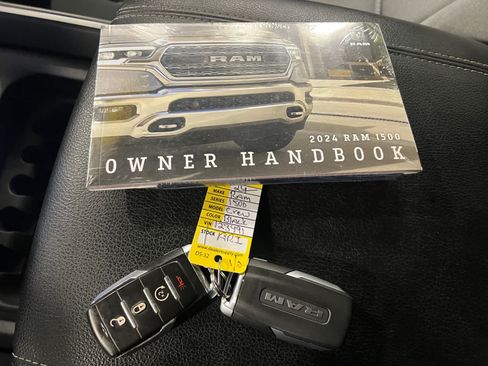 Used 2024 RAM 1500 Big Horn AWD/4WD image 12