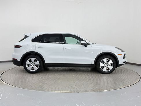 Certified 2022 Porsche Cayenne AWD/4WD image 8