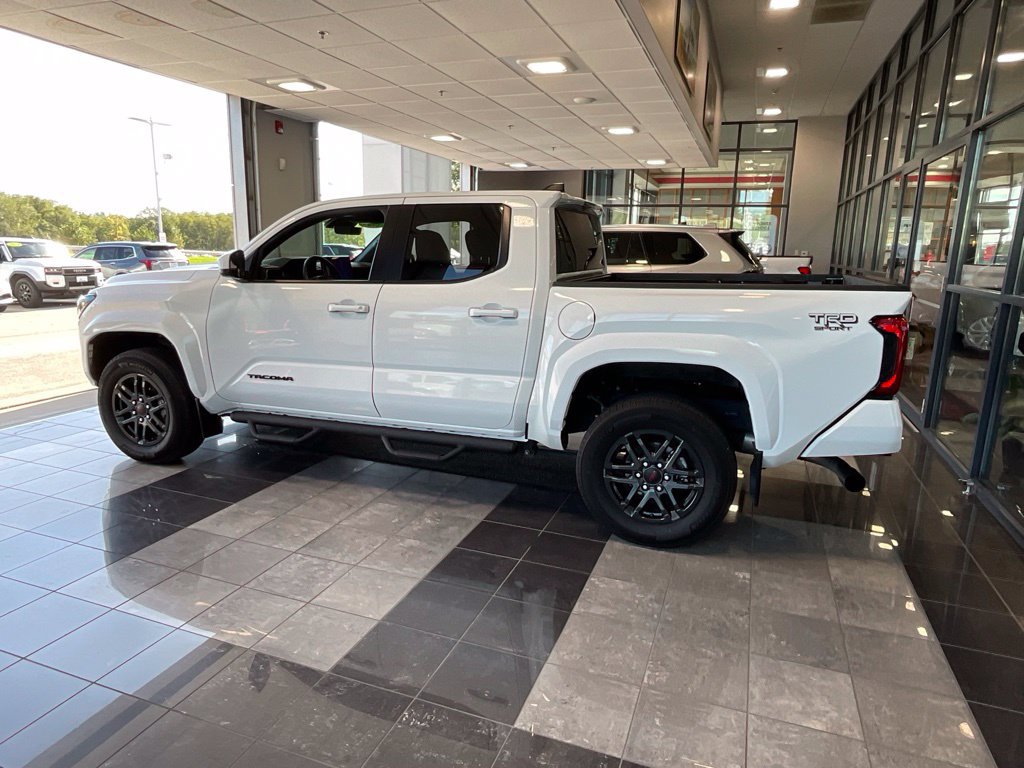 Certified 2024 Toyota Tacoma TRD Sport AWD/4WD image 4