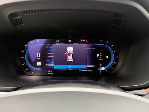 Used 2024 Volvo XC60 B5 Plus image 24