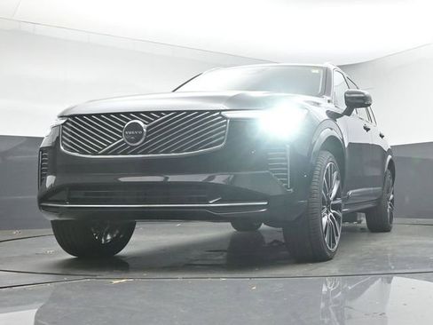 New 2026 Volvo XC90 B6 Plus w/ Protection Package Premier image 40