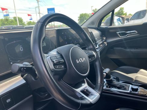 Used 2023 Kia Sportage EX FWD image 9