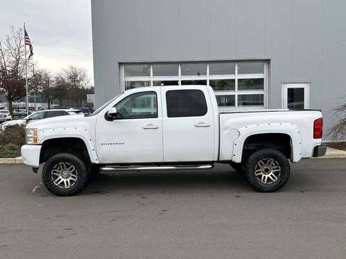 Used 2011 Chevrolet Silverado 1500 LTZ w/ Max Trailering Pack image 2