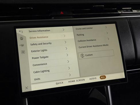 Used 2024 Land Rover Range Rover Long Wheelbase SE AWD/4WD image 68