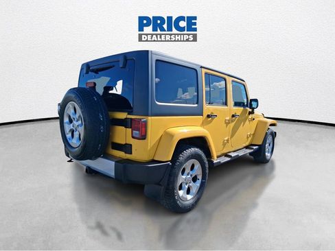 Used 2015 Jeep Wrangler Unlimited Sahara w/ Connectivity Group image 5