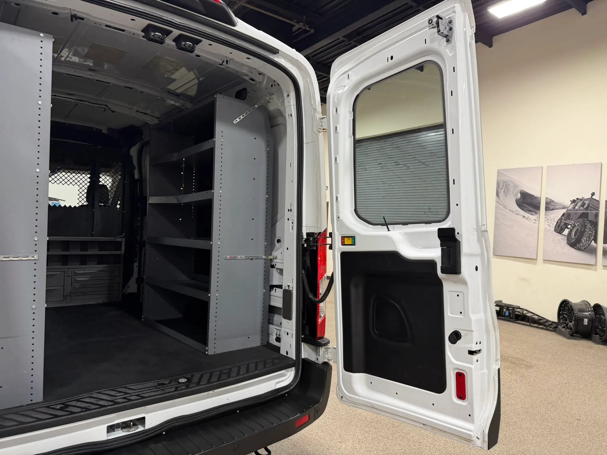 Used 2020 Ford Transit 250 Medium Roof AWD image 24
