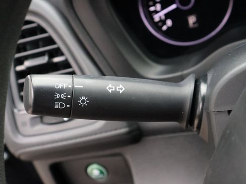 Used 2018 Honda HR-V LX image 30