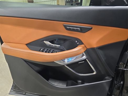 Used 2020 Jaguar E-PACE SE image 27