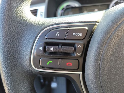 Used 2018 Kia Niro LX image 18