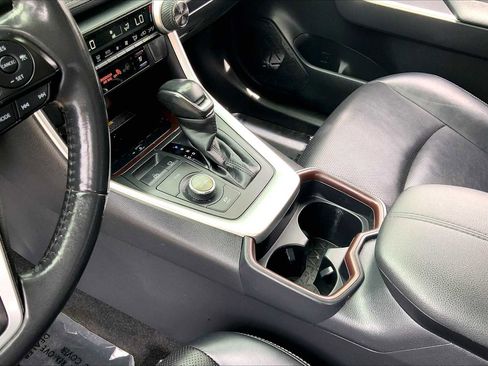Used 2020 Toyota RAV4 Limited AWD/4WD image 17