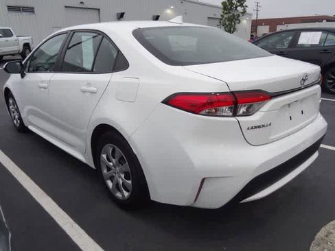 Used 2022 Toyota Corolla LE FWD image 9