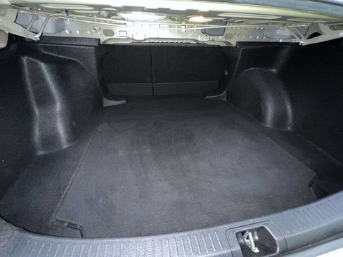 Used 2021 Toyota Corolla LE FWD image 27