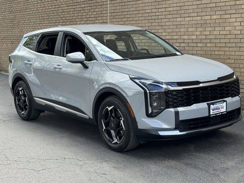 Used 2026 Kia Sportage EX FWD image 5