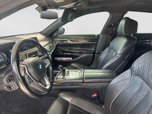 Used 2016 BMW 750i RWD image 10