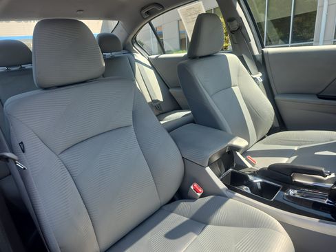 Used 2016 Honda Accord LX image 12
