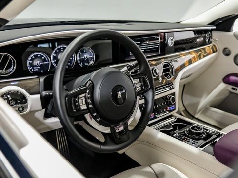 Used 2024 Rolls-Royce Ghost image 6