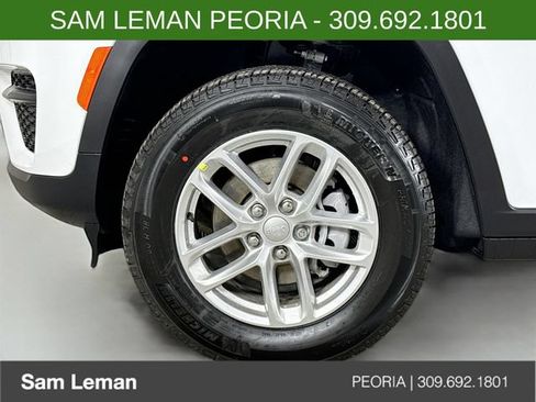 New 2025 Jeep Grand Cherokee Laredo w/ Luxury Tech Group I AWD/4WD image 29